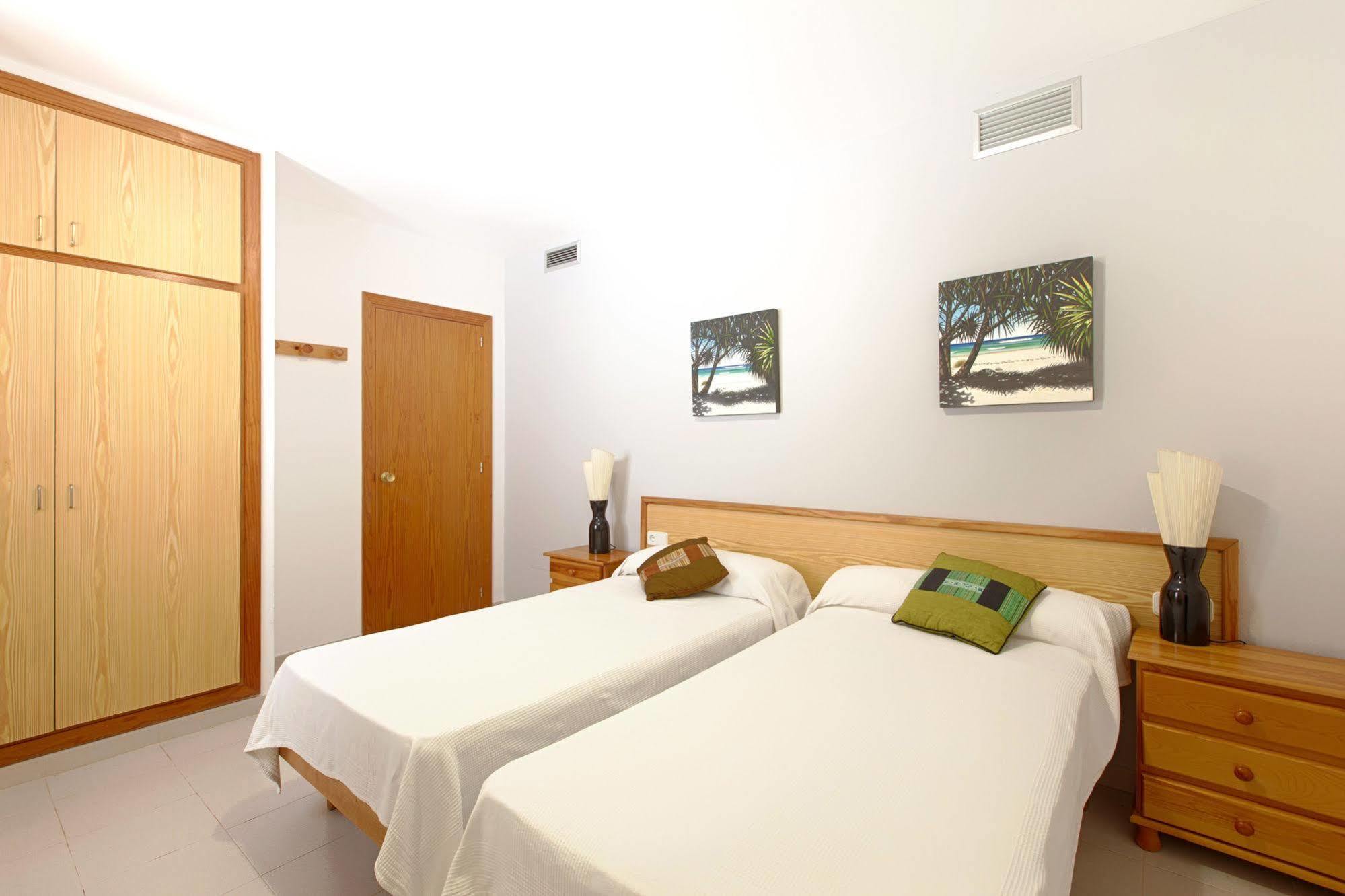 Apartamentos Colomar Santa Eulària des Riu Exterior foto