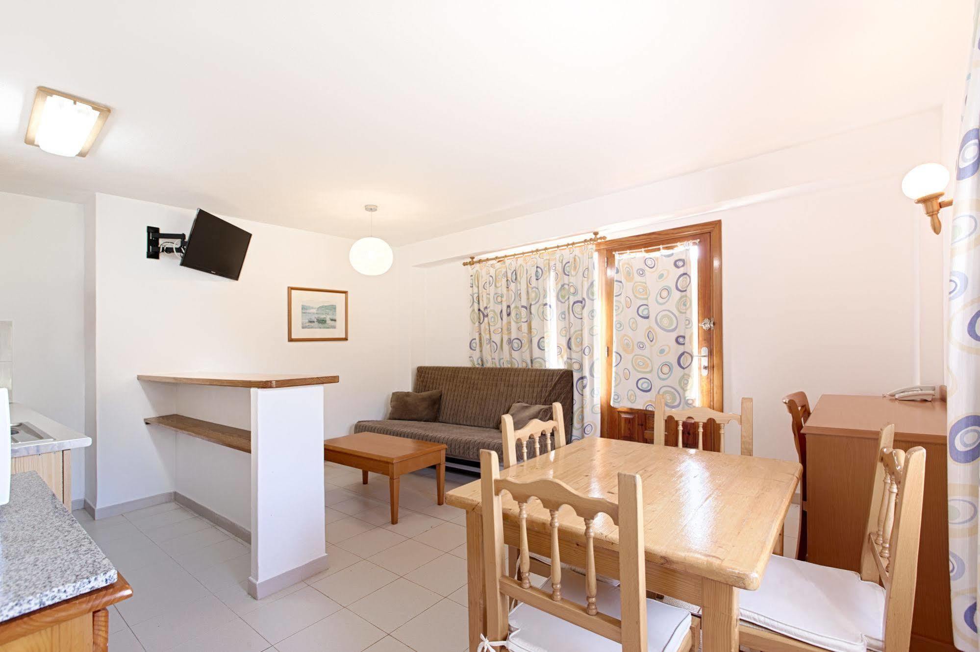 Apartamentos Colomar Santa Eulària des Riu Exterior foto
